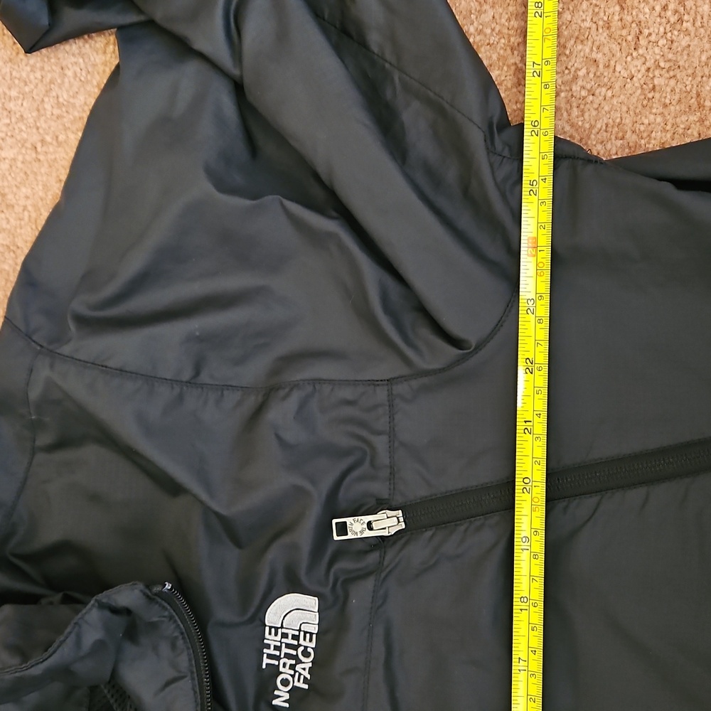 The North Face Men's Black Windbreaker - Picture 3 of 6